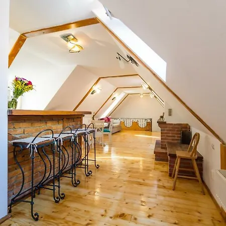 Rope Street Attic Apartment *